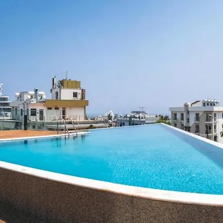 Apartment Brand New W/ Rooftop Pool In The Heart Of Kyrenia *