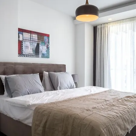 Apartment Brand New W/ Rooftop Pool In The Heart Of Kyrenia