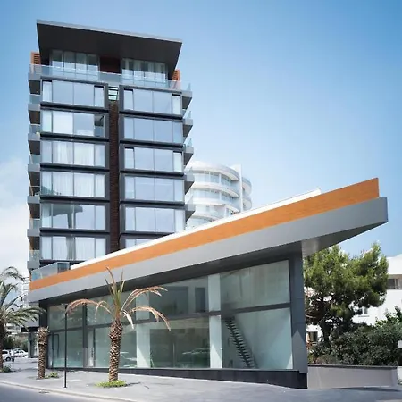 Brand New W/ Rooftop Pool In The Heart Of Kyrenia * Kyrenia (Northern Cyprus)